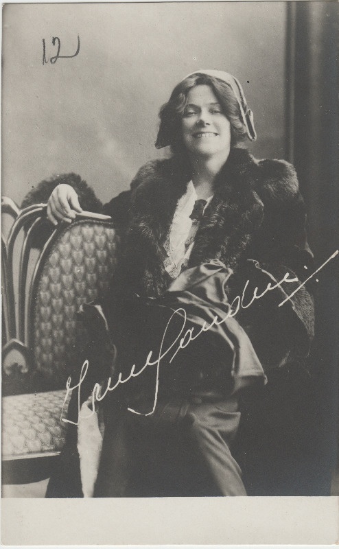 Tundmatu naise [Eduard Virgo tuttava?] fotoportree