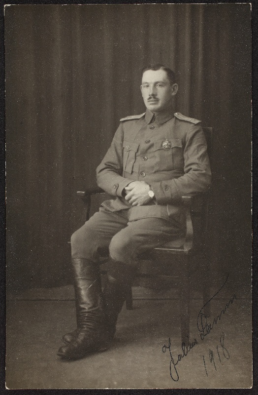 [5. Jalaväepolgu?] sõdur Julius [Lamm/Tamm?] fotoportreel