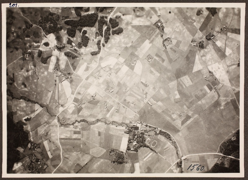 Vaade õhust maastikule; foto 1. Lennuväedivisjoni fotopositiivide kogust