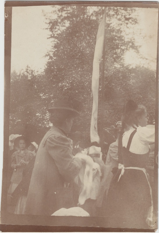 Tuvastamata isikud väliüritusel