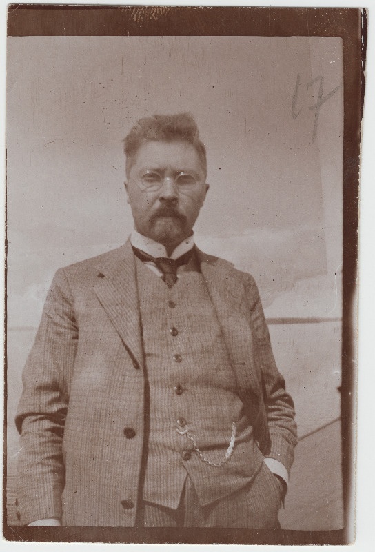 Tuvastamata mees [Eesti riigi- või ühiskonnategelane?]