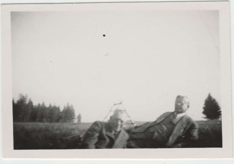 Eduard Virgo kaaslasega looduses