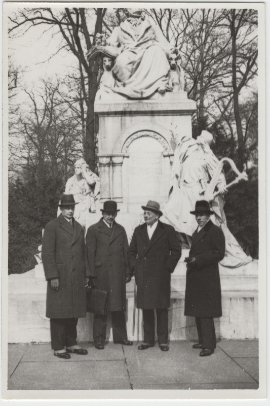 Eduard Virgo koos kaaslaste-kolleegidega tööreisil Berliinis