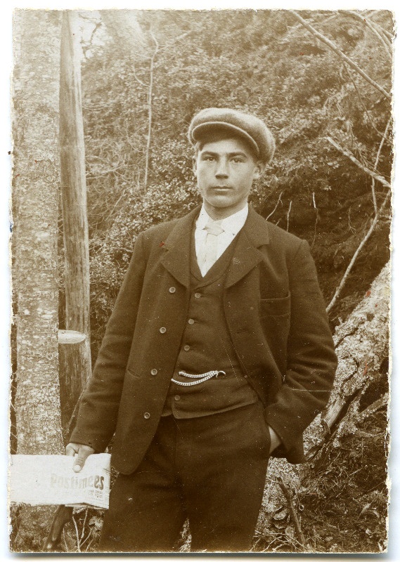 Tahkurannast pärit Vassiili Martinson I maailmasõjapäevil metsas
