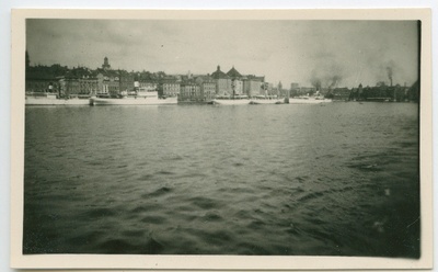 Vaade merelt suurlinna sadamale  duplicate photo