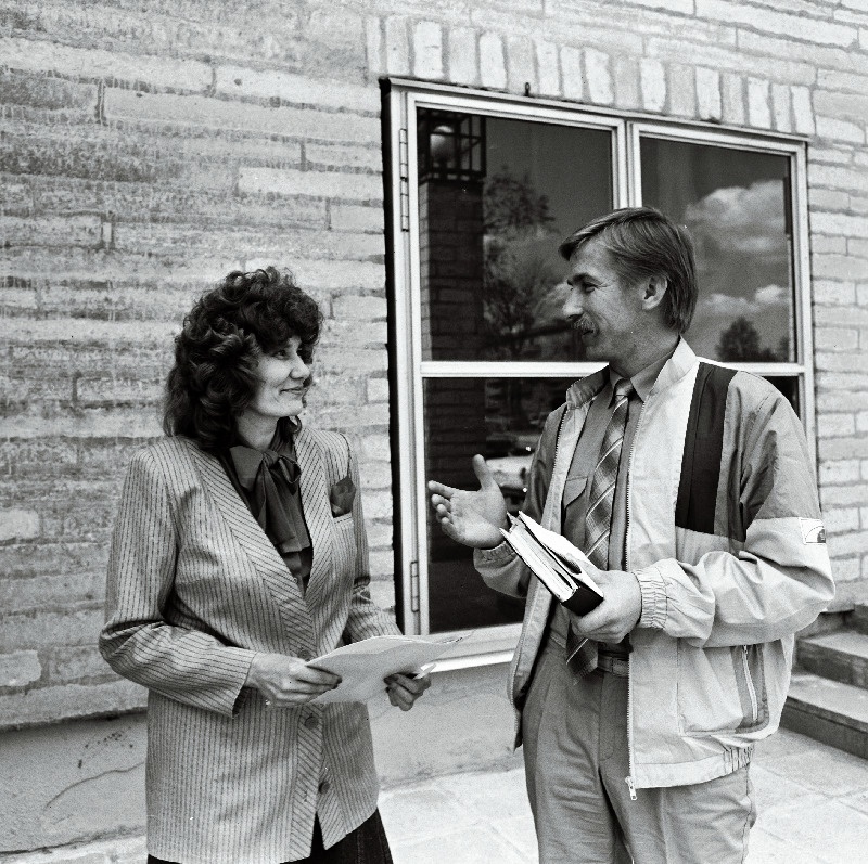 Kose külanõukogu esimees Linda Sirel ja Vinni külanõukogu esimees Jüri Allikalt tulevaste vallavanemate kokkutulekul Paides.