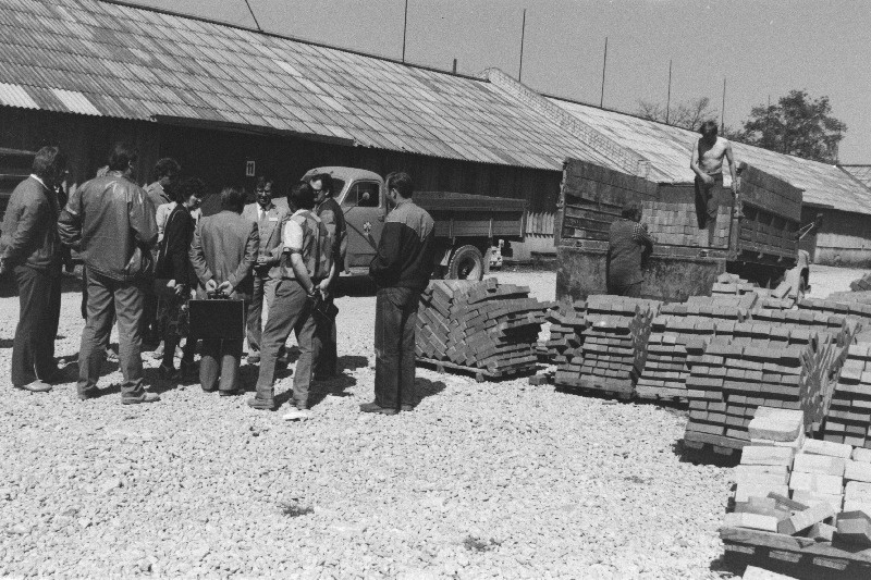 Ehitusmaterjalide suurmüük Paides.