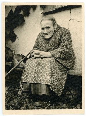 99-aastane Liisa Silberg Maidlas Kamara talus  duplicate photo