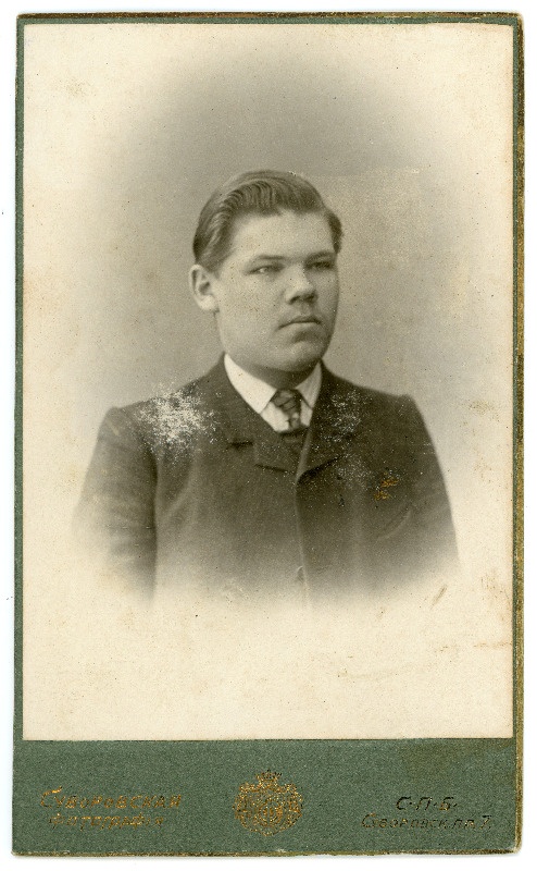 Portreefoto noormehest, 1906. aastal arreteeritud Hinge Jutsist