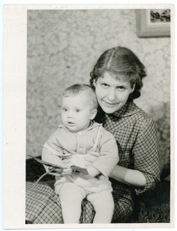 Helga Roas-Krais tütre Kristiinaga.