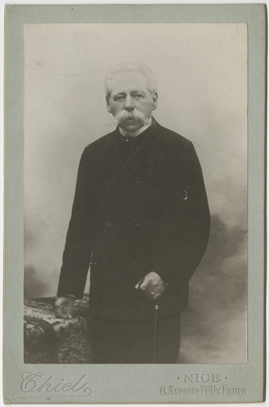 Määratlemata vanem mees