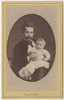 Mees väikelapsega, portreefoto  duplicate photo
