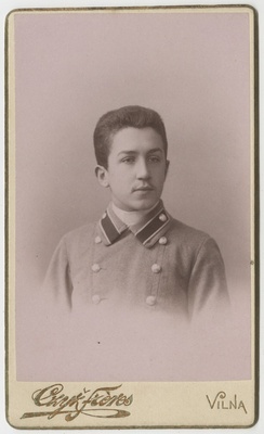 Poiss, portreefoto  duplicate photo