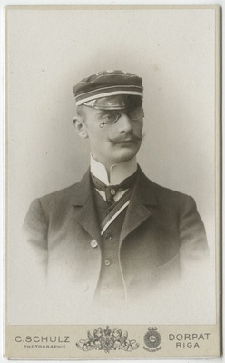 Korporatsiooni "Livonia" liige Burchard von Hirschheydt, portreefoto  duplicate photo