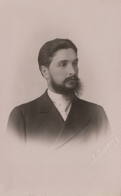 Mees, portreefoto  duplicate photo