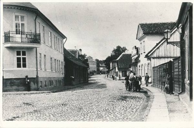 Kalevi t: vaade Lille ja Kalevi t nurgalt  Riia t suunas. 
Tartu, 1910. aastad.  duplicate photo
