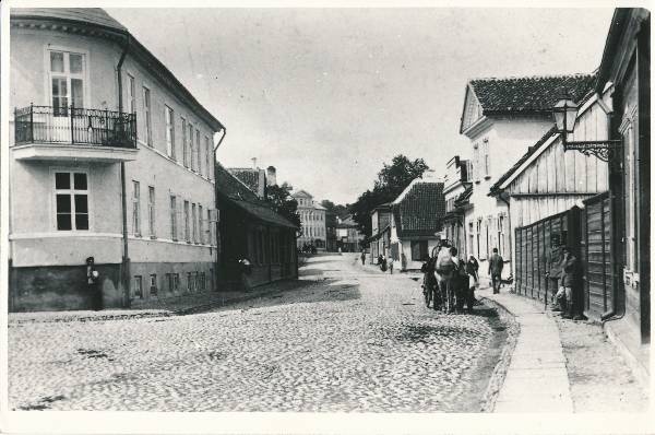 Kalevi t: vaade Lille ja Kalevi t nurgalt  Riia t suunas. 
Tartu, 1910. aastad.