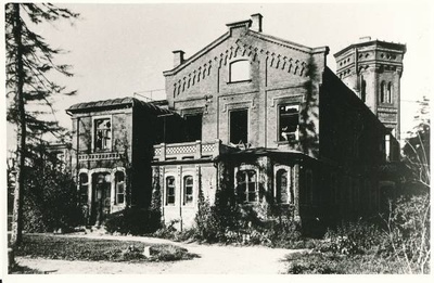 II maailmasõja aegsed varemed: Tiigi t 11. Tartu, 1941.  duplicate photo