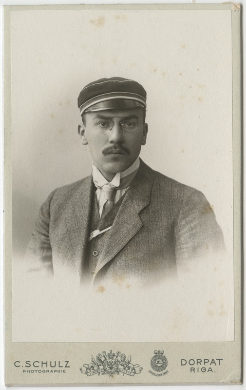 Korporatsiooni "Livonia" liige Hugubert von Brehm, portreefoto