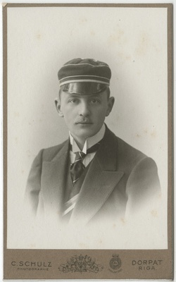 Korporatsiooni "Livonia" liige Herbert Fersen, portreefoto  duplicate photo