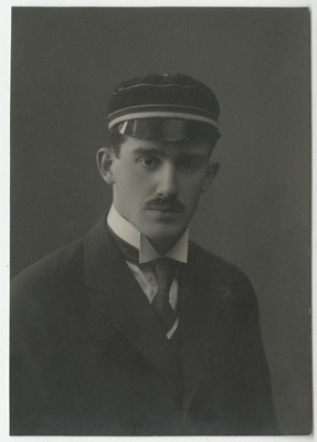 Korporatsiooni "Livonia" liige Felix von Schroeder, portreefoto  duplicate photo