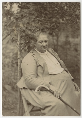 Tundmatu vanem naine  duplicate photo