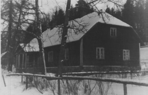 Endine Polli vallamaja, kus töötas A. Kitzberg