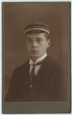 Korporatsiooni "Livonia" liige Hans von Hirschheydt, portreefoto  duplicate photo