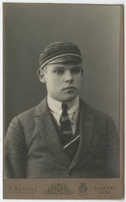 Korporatsiooni "Livonia" liige Richard von Hirschheydt, portreefoto  duplicate photo