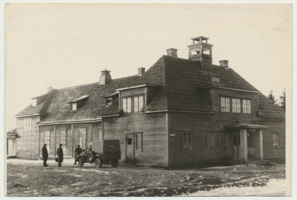 foto, Paistu khk, Paistu rahvamaja, auto villis  u 1950