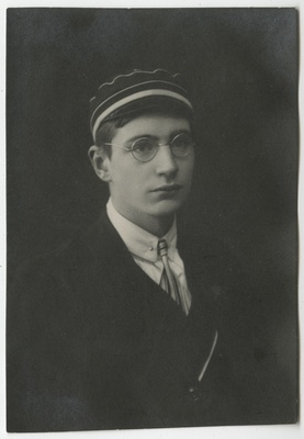 Korporatsiooni "Livonia" liige Kurt Moritz, portreefoto  duplicate photo