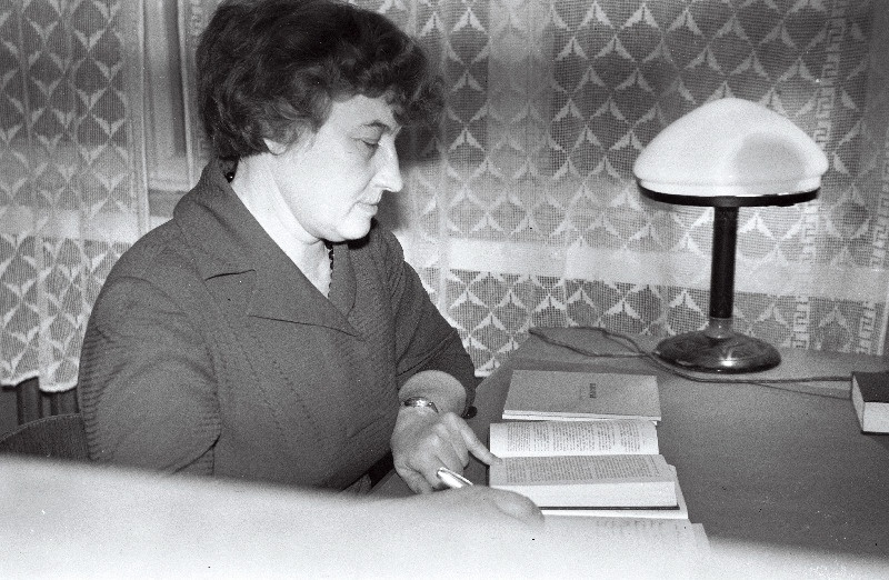 Eesti NSV naiste kongressi delegaat, Pärnu 2. Keskkooli direktor Linda Soovik.