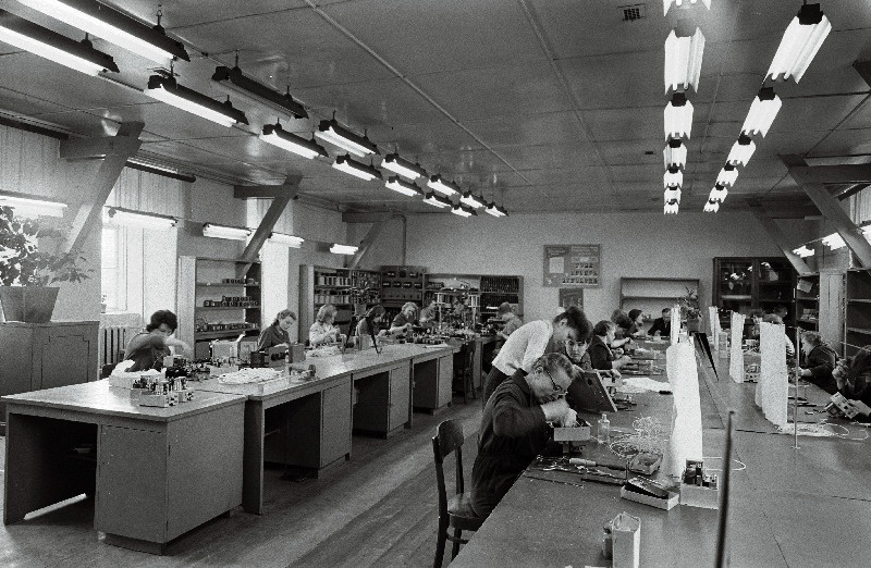 Tallinna Kontrollmõõteriistade Katsetehase raadioelektroonika jaoskond.