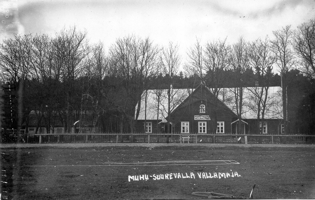 Muhu-Suure vallamaja Piiril