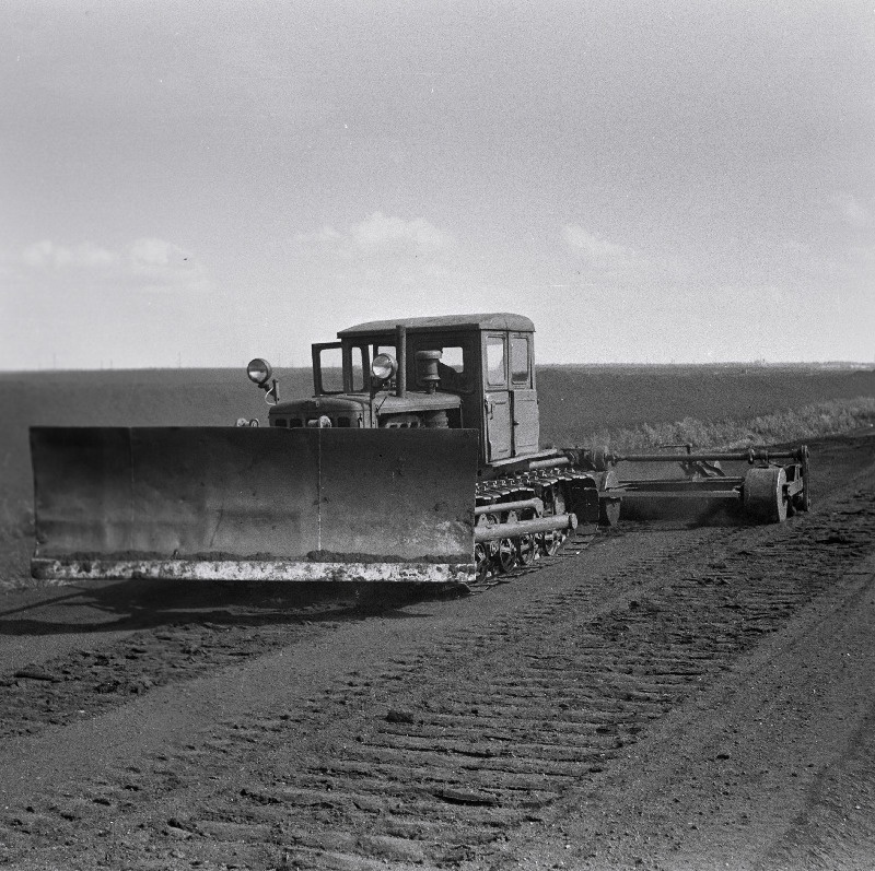 Turba freesimine Tootsi Turbatööstuses.