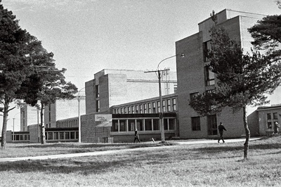 Tallinna Polütehnilise Instituudi õppekorpused Mustamäel.  similar photo