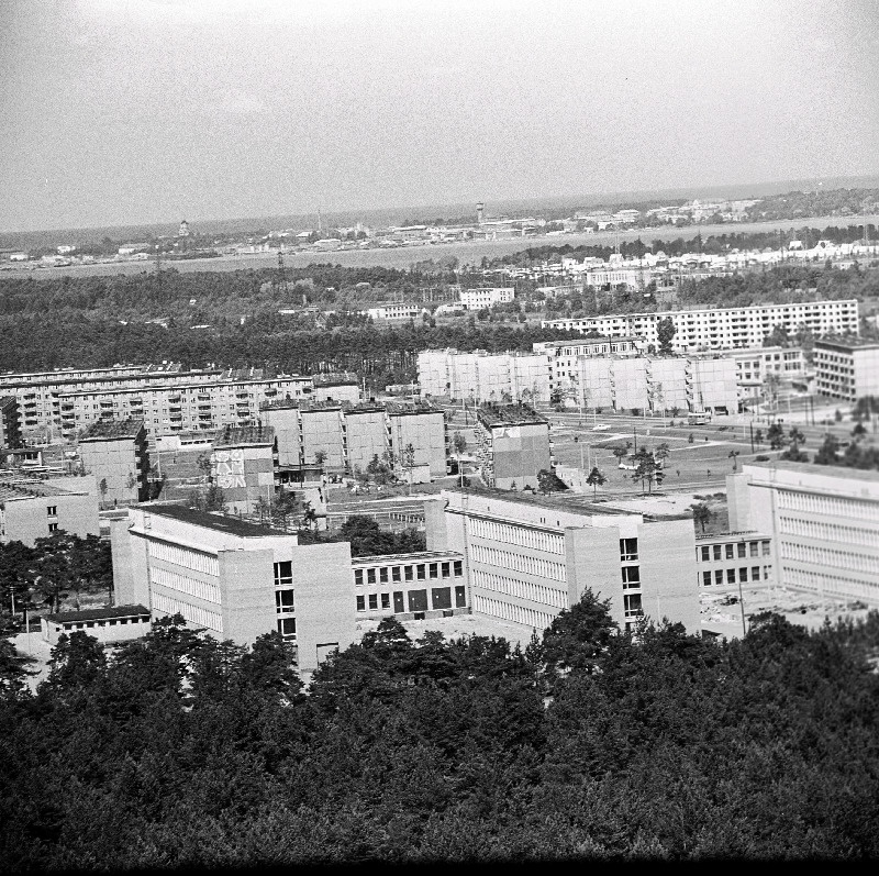 Vaade Mustamäele, esiplaanil Tallinna Polütehnilise Instituudi hooned
