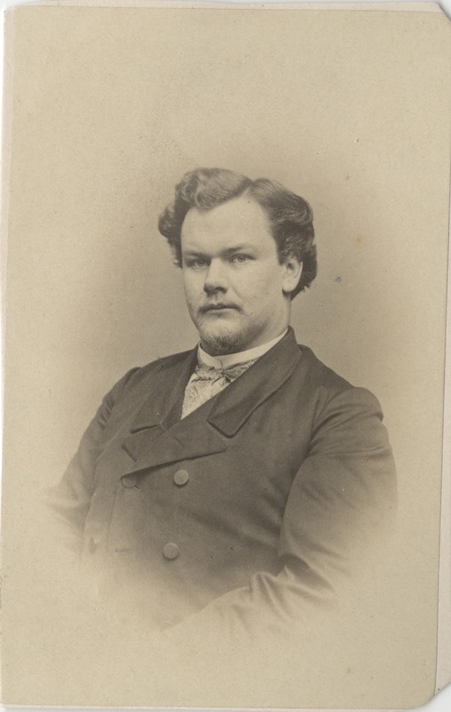 Korporatsiooni "Livonia" liige Alexander Carlblom, portreefoto