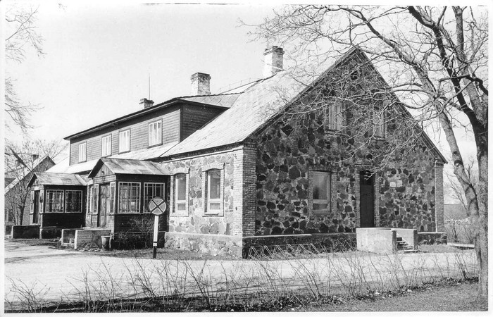 Käina külanõukogu hoone (vallamaja)