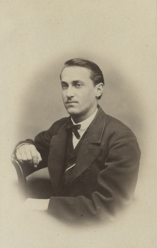 Korporatsiooni "Livonia" liige James Rathlef, portreefoto