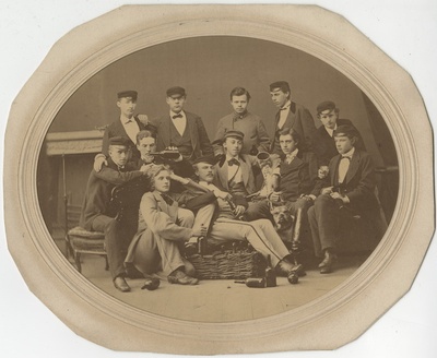 Korporatsiooni "Livonia" 1874. a II semestri rebasecoetus koos oldermanniga, grupifoto  duplicate photo
