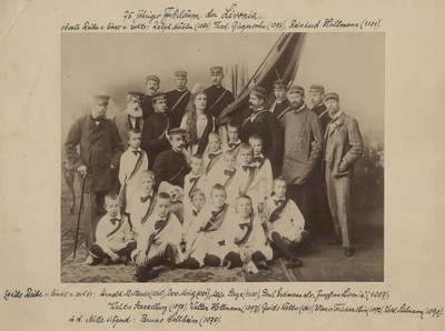 Korporatsiooni "Livonia" 75. juubeli teater? "Jungfrau Livoniaga", grupifoto  duplicate photo