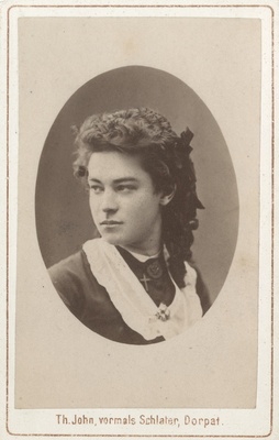 Korporatsiooni "Estonia" liige Edmund Fischer rebasteatrikostüümis, portreefoto  duplicate photo