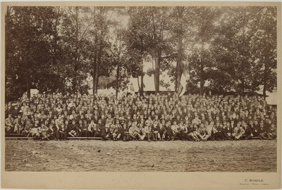 Korporatsioon "Livonia" liikmete pidulik ühisfoto korporatsiooni 75. aastapäeval  similar photo