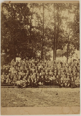 Korporatsioon "Livonia" liikmed korporatsiooni 75. aastapäeval, fragment grupifotost  similar photo