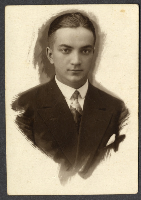 Tundmatu nooruk (Viktor Semmel noormehena?)