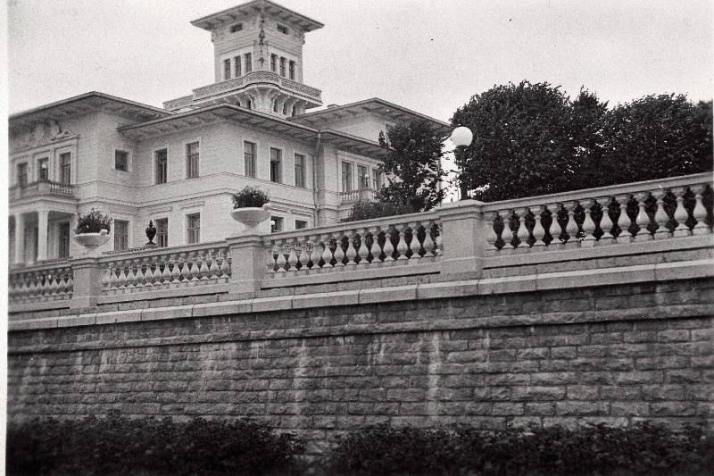 bariigi presidendi Oru residents.