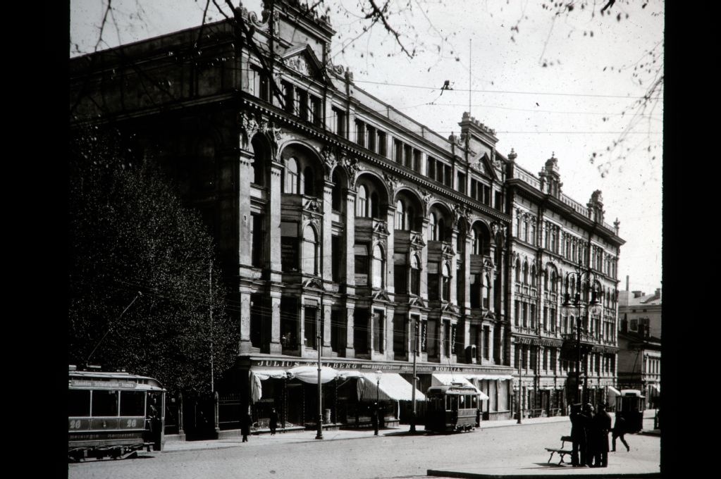 Arkkitehtuurin historian opetusdiat, arkkitehtuuri: Helsinki, julkiset rakennukset (C55)