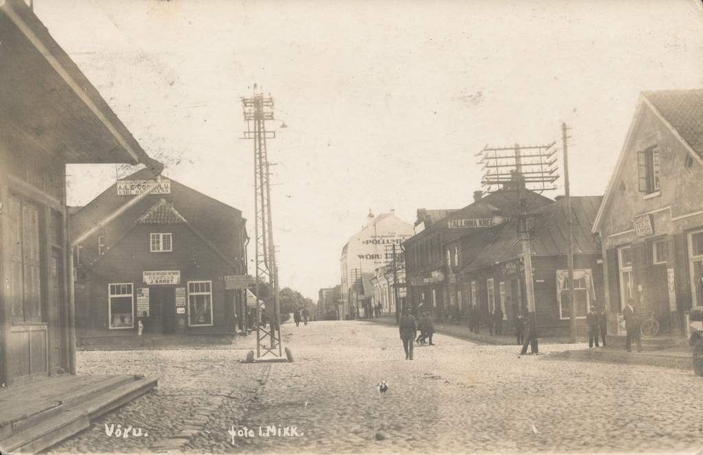Postkaart " Võru " foto J.Mikk ( Jüri-Tartu tänava nurk) 1929.a.