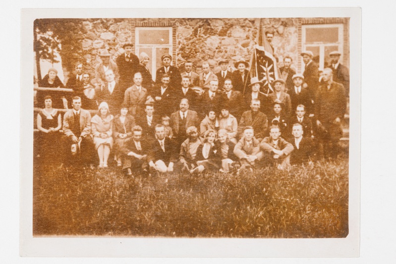 Sindi ja Tori laulukoorid Salme Seltsimajas Toris 1930.-dail aastail